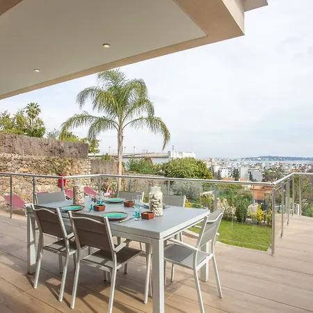 Golfe-juancannes Modern 3-bedroom With Swimming Pool And Sea View