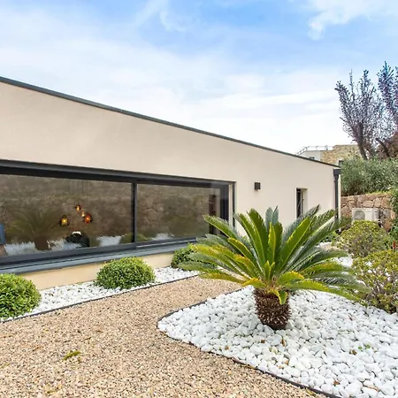 Golfe-juancannes Modern 3-bedroom With Swimming Pool And Sea View Vallauris