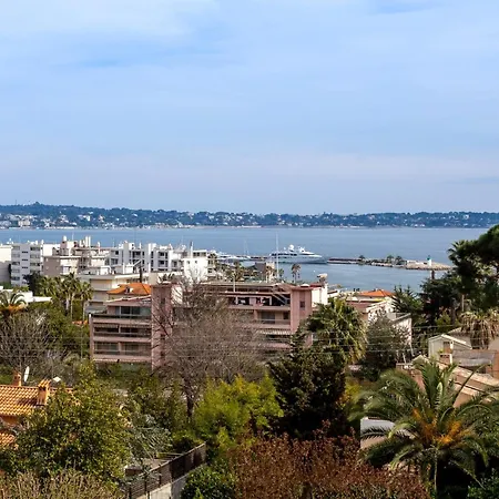 Golfe-juancannes Modern 3-bedroom With Swimming Pool And Sea View Villa Vallauris