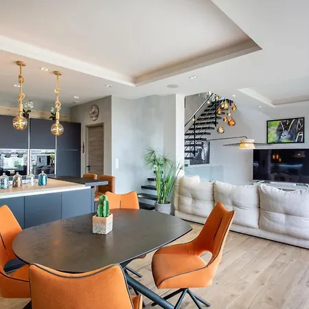 Villa Golfe-juancannes Modern 3-bedroom With Swimming Pool And Sea View