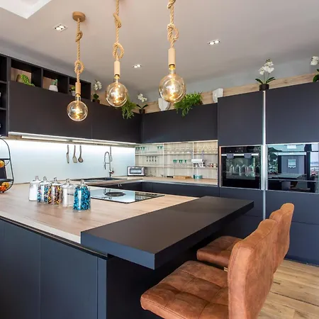 Villa Golfe-juancannes Modern 3-bedroom With Swimming Pool And Sea View *