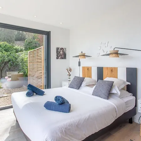 Golfe-juancannes Modern 3-bedroom With Swimming Pool And Sea View *