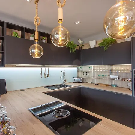 Golfe-juancannes Modern 3-bedroom With Swimming Pool And Sea View Villa Vallauris