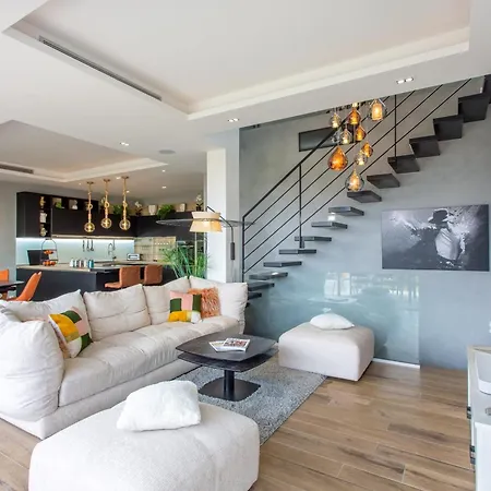 Golfe-juancannes Modern 3-bedroom With Swimming Pool And Sea View Villa *